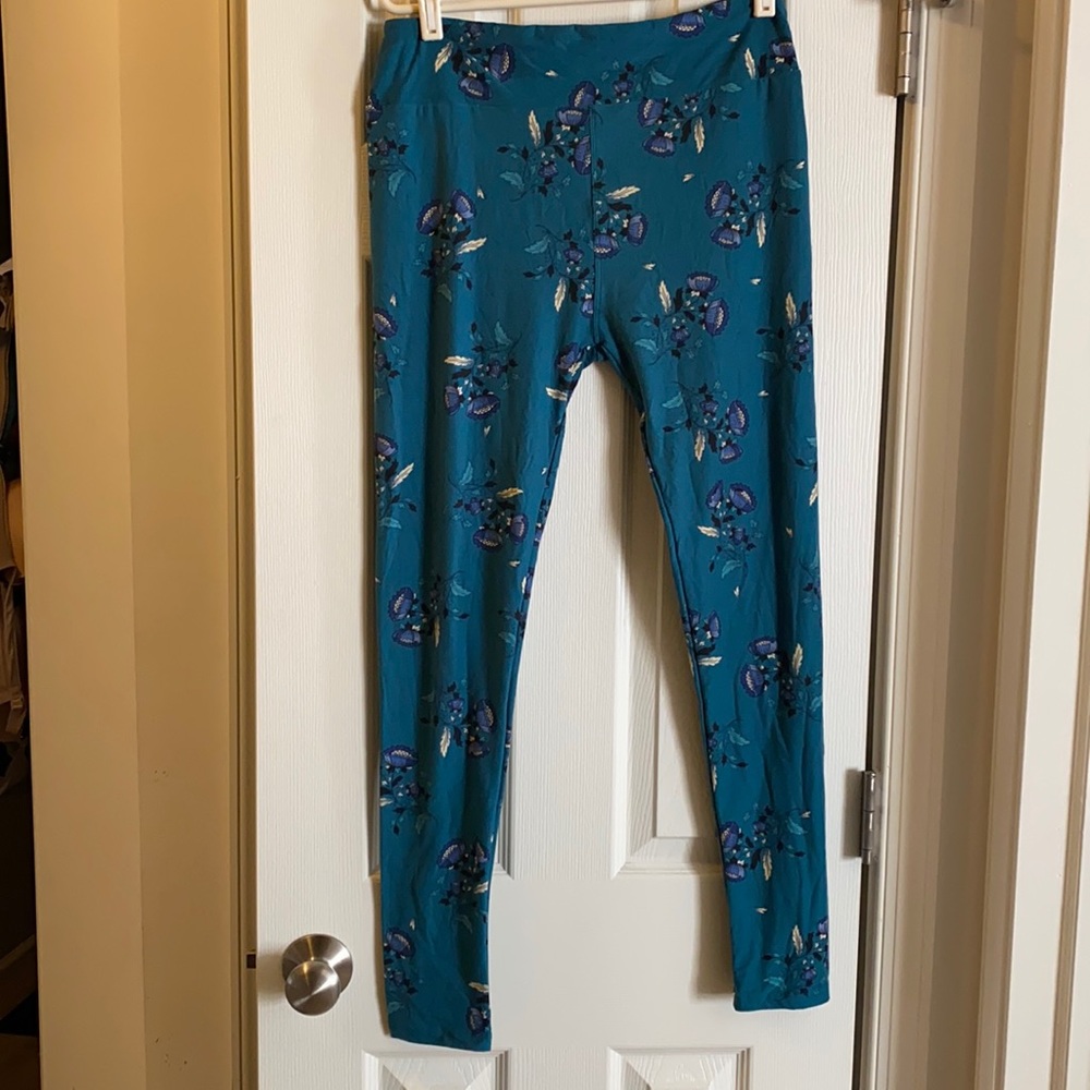 Lularoe tall and curvy leggings